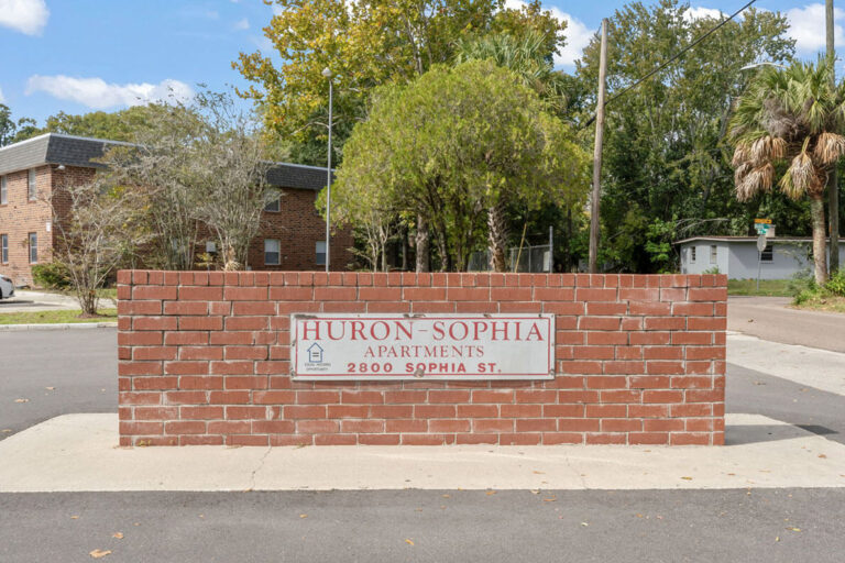 Huron Sophia - Property Entrance Sign
